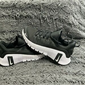 Nike Women’s Free Black and White Sneakers